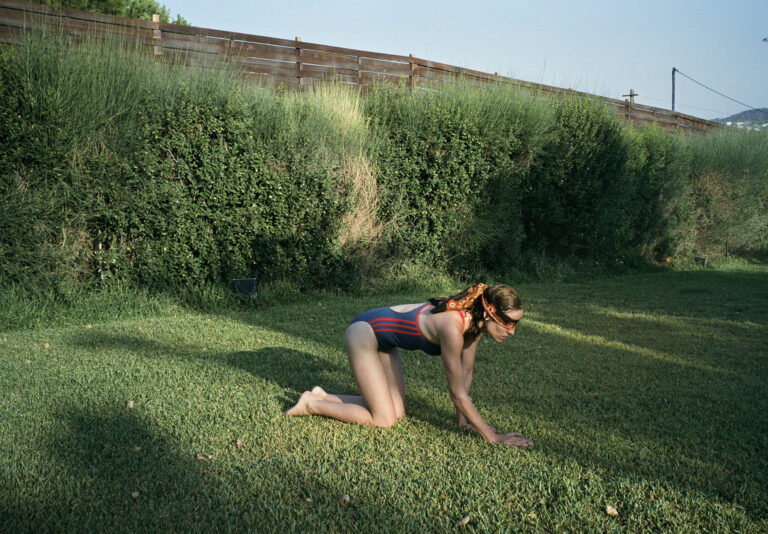 Eine Szene aus dem Film: "Dogtooth"