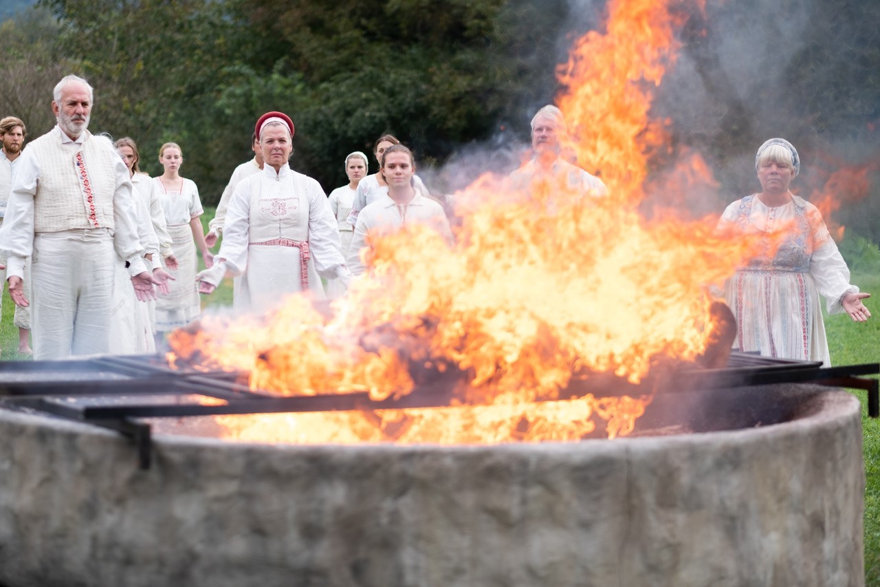 Eine Szene aus dem Film "Midsommar" – 4